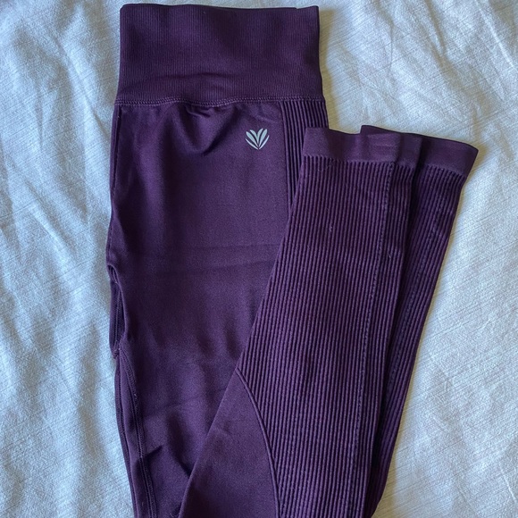Size small compression tights - Picture 3 of 3